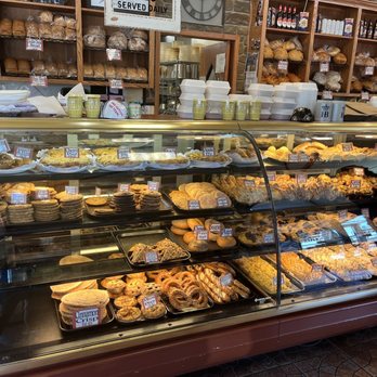 Kohnen's Country Bakery - Bakery Case - Bakeries Near Me - Tehachapi, California