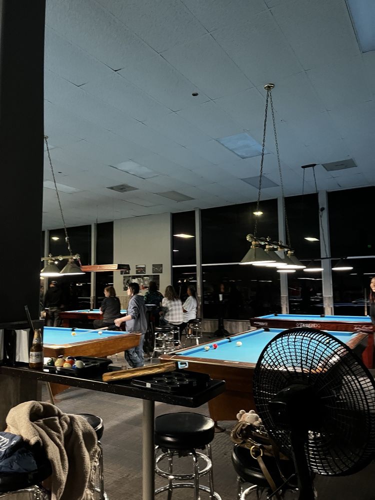 On Cue Billiards Logo