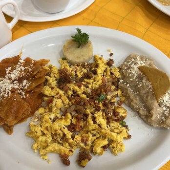 La Chata - Desayuno: Paquete número uno. Huevos a mexicana con tocino! - Mexican Near Me - Guadalajara, JAL