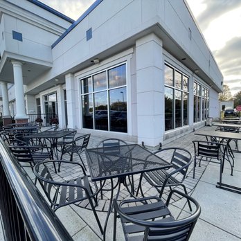 Salute - Outside seating - Italian Near Me - Rocky Hill, Connecticut Salute - Outside seating - Italian Near Me - Rocky Hill, Connecticut