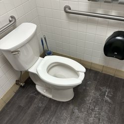 Shell - Clean bathroom
