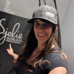Amazing Touch - #spraytans offered at Urban Spa Salon with Kelly Zahniser.