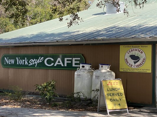 Lee's Farmers Market by null