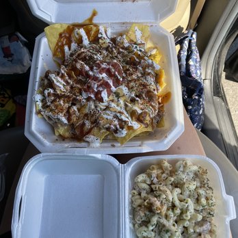 FAT Gs BBQ & Catering - Pulled Pork Nachos and a side of Mac and cheese - Food Trucks Near Me - Williston, Florida