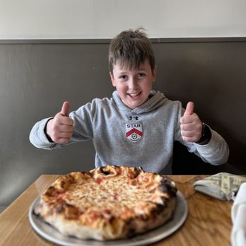 Twelve08 - The pizza makes everyone happy - Pizza Near Me - Cincinnati, Ohio