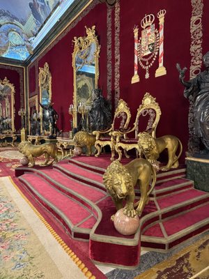 Central Palace Madrid by null