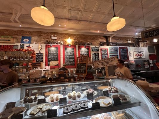 Lickity Split Frozen Custard & Sweets LLC by null