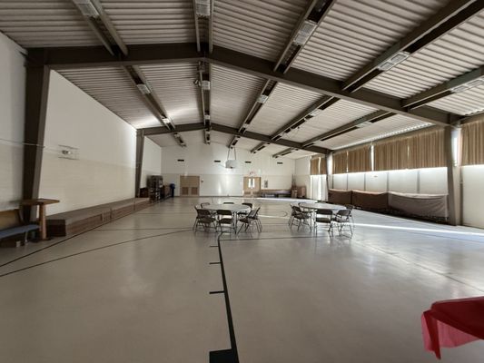 First Christian Church, 3000 Dresden Rd, Zanesville, OH 43701, US