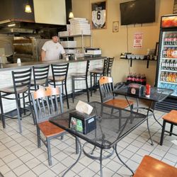 Capones Italian eatery