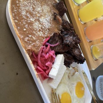 Quiero Brunch - Steak and eggs plate - Mexican Near Me - Temecula, California