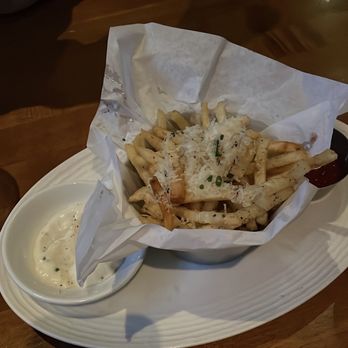 Earls Kitchen + Bar - New American Near Me - Bellevue, Washington Earls Kitchen + Bar - New American Near Me - Bellevue, Washington