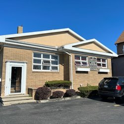 Buffalo Dental Group - Exterior photo of our 295 Englewood Location
