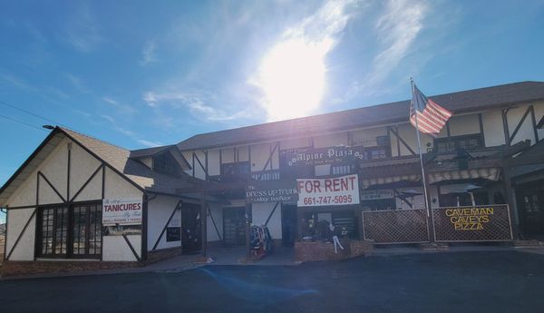 Caveman Cavey's Pizza by null