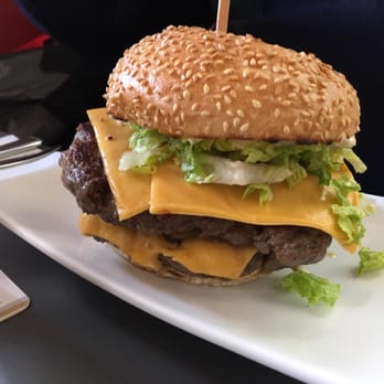 Marivos - Herkules Burger - Burgers Near Me - Kassel, HE