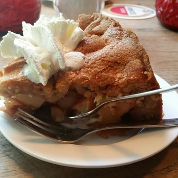 Winkel 43 - Apple pie - Desserts Near Me - Amsterdam, New Hampshire