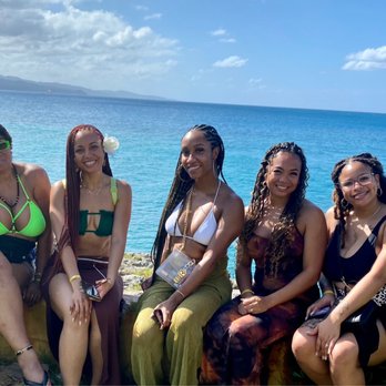 Mary Plans Vacation - Girls Trip - Travel Agents Near Me - Vallejo, California Mary Plans Vacation - Girls Trip - Travel Agents Near Me - Vallejo, California