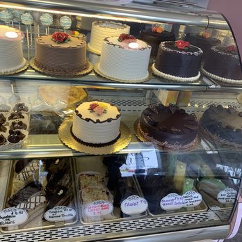 Le Gateau Elegant - More bakery case - Bakeries Near Me - Walnut Creek, California Le Gateau Elegant - More bakery case - Bakeries Near Me - Walnut Creek, California