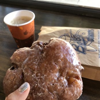 Bob's Donuts - Best apple fritter you'll ever have - Donuts Near Me - San Francisco, California