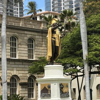 Grand Tours Around Island - Palace - Tours Near Me - Honolulu, Hawaii Grand Tours Around Island - Palace - Tours Near Me - Honolulu, Hawaii