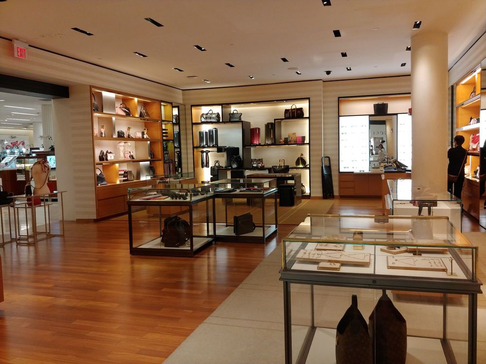 SAKS FIFTH AVENUE 129 Photos & 48 Reviews Shoe Stores 5800 Glades