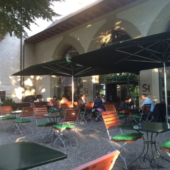 Steinhalle - Garten des Bistro Steinhalle - Bistros Near Me - Bern, BE