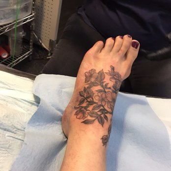 Lady Luck Tattoo - Tattoo Near Me - Portland, Oregon Lady Luck Tattoo - Tattoo Near Me - Portland, Oregon
