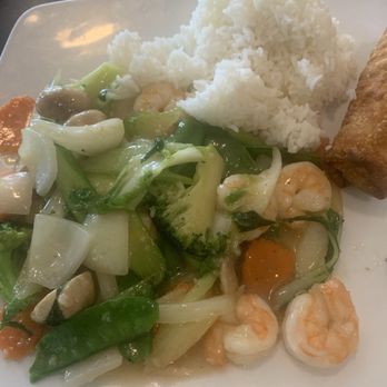 August Moon - E8. Moo Goo Gai Pan lunch special. - Chinese Near Me - New Orleans, Louisiana