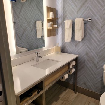 Hilton Garden Inn Williamsburg - King Room - Hotels Near Me - Williamsburg, Virginia