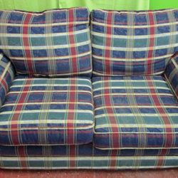 Double K Auction Services - Love Seat