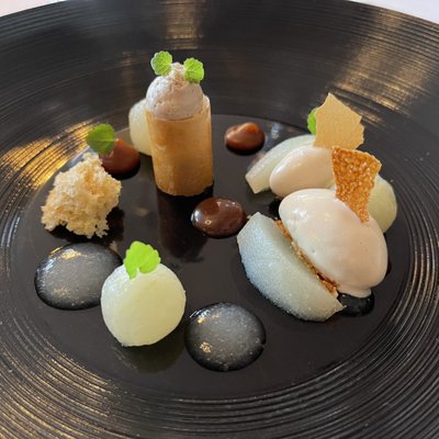 Cheval Blanc by Peter Knogl by null