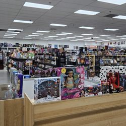 Gateway Comics and Toys - Interior.