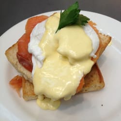 After sending back the first plate because it was drowning in Hollandaise this was the replacement. Still way too much sauce :-(