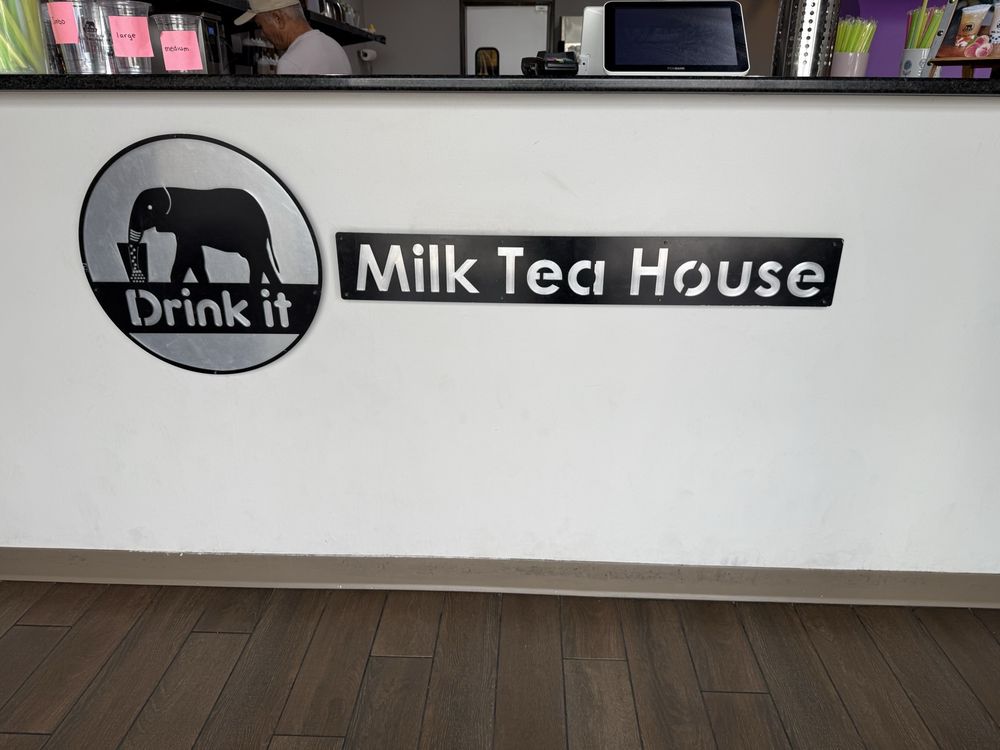 Drink it milk tea house Logo