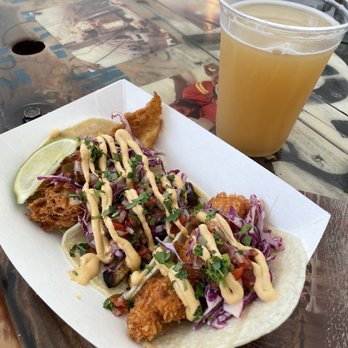 Deckhand Dave's Fish Tacos - Fish sampler and a hazy - Food Trucks Near Me - Juneau, Alaska