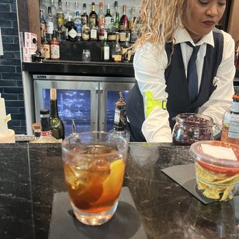 Amex Centurion Lounge - Old Fashion made by Ms. Rita - Lounges Near Me - Atlanta, Georgia