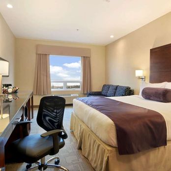 Days Inn - Guest room - Hotels Near Me - Regina, Saskatchewan Days Inn - Guest room - Hotels Near Me - Regina, Saskatchewan