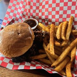 Hogfish Seafood and Smokehouse - Brisket sandwich