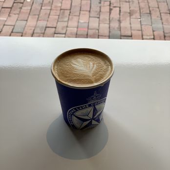 Bluestone Lane Harvard Square Café - Latte - Coffee & Tea Near Me - Cambridge, Massachusetts