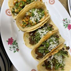 Pupuseria Doña Mary Salvadoreña - Mexican Tacos (beef and chicken)