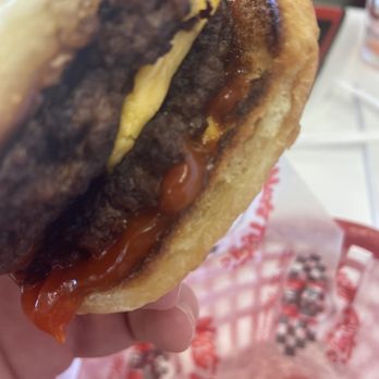 Nifty Fifty's - Burnt and cold burger. The burgers were not hot when they put the cheese on because it's not even melted. Crappy and totally dried out. - Diners Near Me - Turnersville, New Jersey