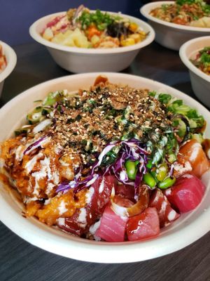 Poke Inn by null