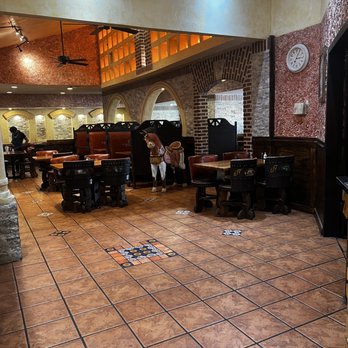 El Rancherito Mexican Restaurant - Inside dining area - Mexican Near Me - Mount Vernon, Illinois