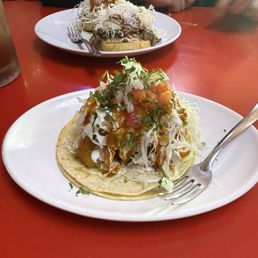 Taco de camarón / Shrimp taco Taco de camarón / Shrimp taco