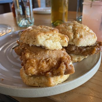 Yardbird Table & Bar - Chic Mama 's Chicken Biscuits - Southern Near Me - Miami Beach, Florida Yardbird Table & Bar - Chic Mama 's Chicken Biscuits - Southern Near Me - Miami Beach, Florida