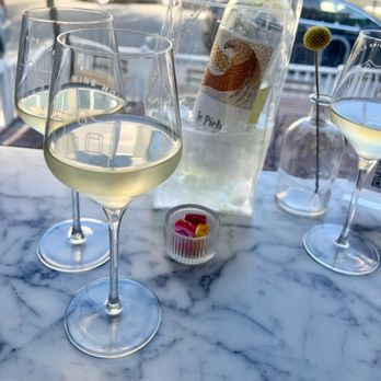 Little Wine House - Le Pich Sauvignon Blanc - Napa Valley - Wine Bars Near Me - San Jose, California