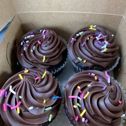 Chocolate cupcakes with chocolate ganache Chocolate cupcakes with chocolate ganache