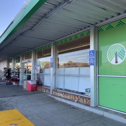 Dollar Tree - The front entrance