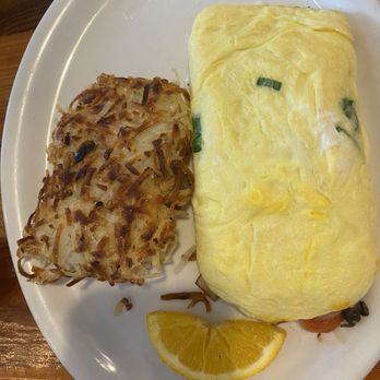 Moke’s Bread And Breakfast - Makapuʻu omelette - Breakfast & Brunch Near Me - Honolulu, Hawaii Moke’s Bread And Breakfast - Makapuʻu omelette - Breakfast & Brunch Near Me - Honolulu, Hawaii