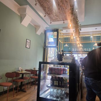 Sip & Rise - Breakfast & Brunch Near Me - London, XGL