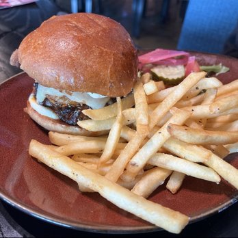 Fyre Modern Grill - House stake  burger - Hotels Near Me - Kearney, Nebraska